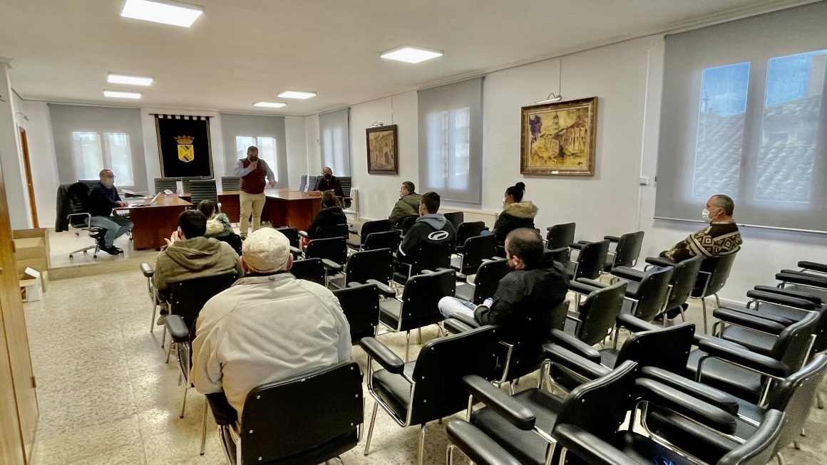 Rehabilitación de equipamientos, mobiliario urbano, estancias y viarios en el Parque Javier Cortes